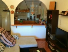 Une cuisine ouverte sur le salon