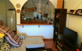 Une cuisine ouverte sur le salon